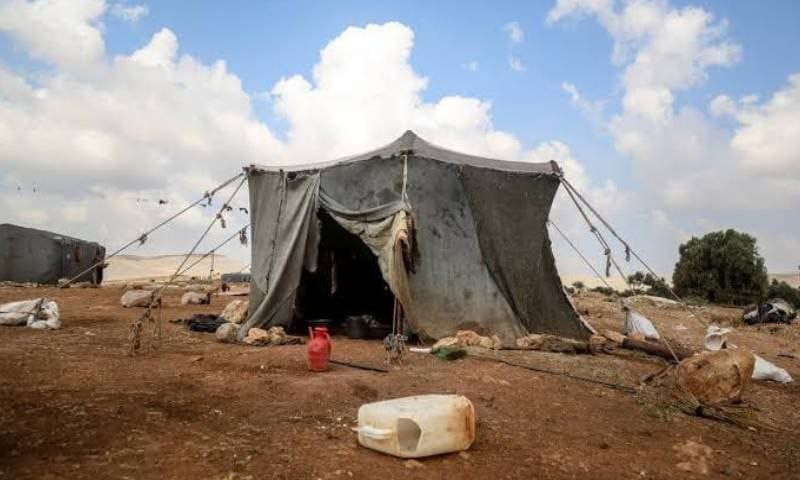 عاصفة مطرية تضرب مخيمات شمال س...