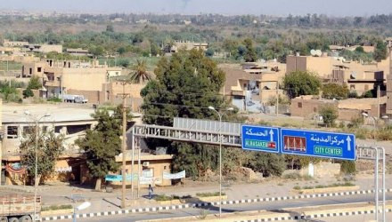 إصابة فتاة وشقيقها بقنبلة ألقي...