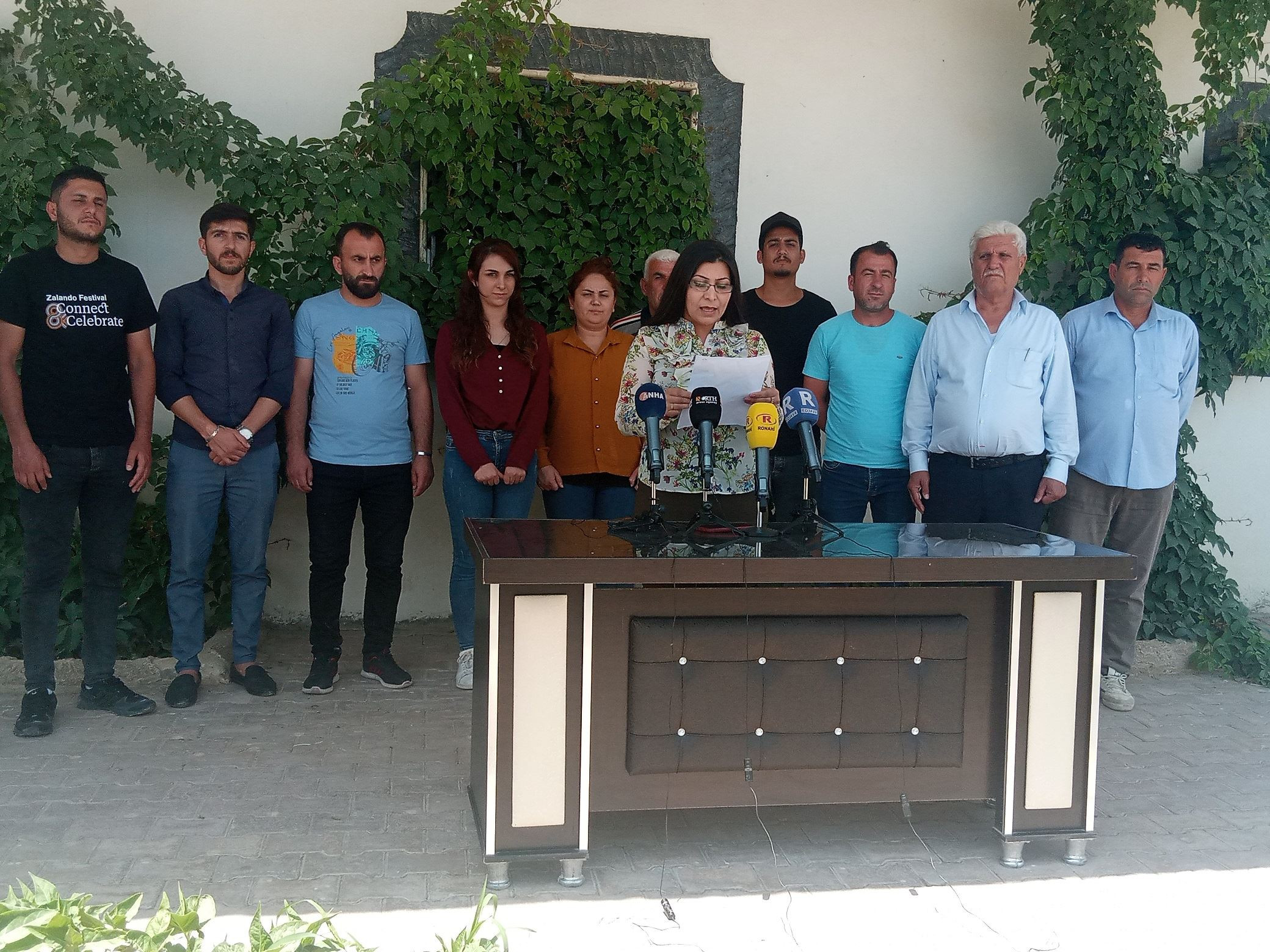 إدارة "الهول" تعتزم تسليم عشرا...