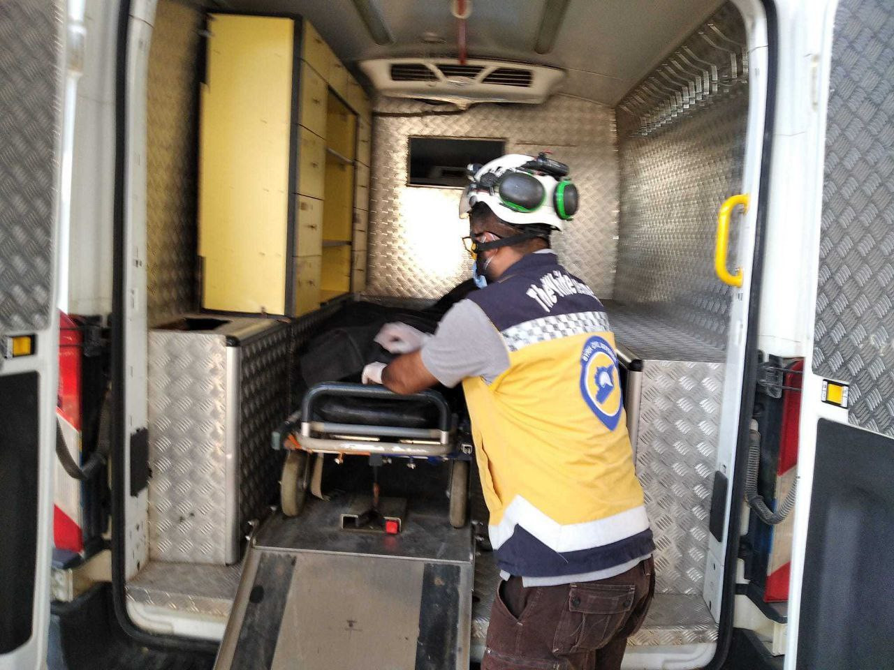 الدفاع المدني ينتشل جثة شاب من...