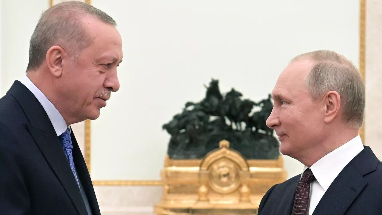 أردوغان يحث بوتين على تمديد قر...