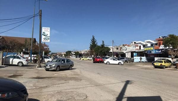 تكدس القمامة والخردة في منطقة...