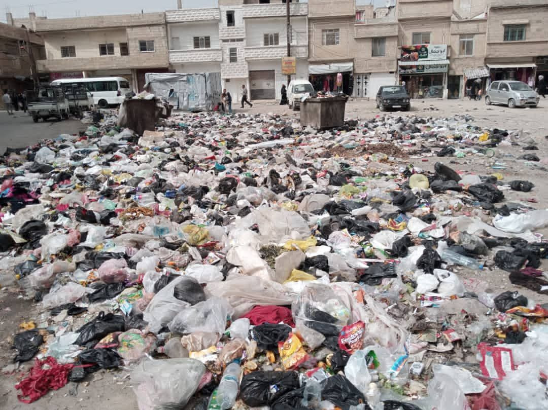 جديدة عرطوز الفضل تغرق بالقمام...