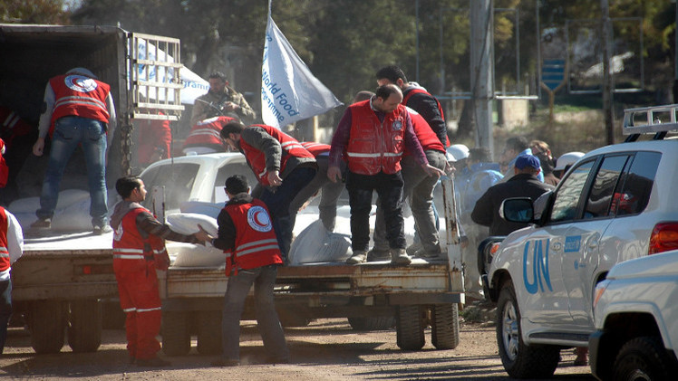 قوافل المساعدات الأممية تدخل ا...