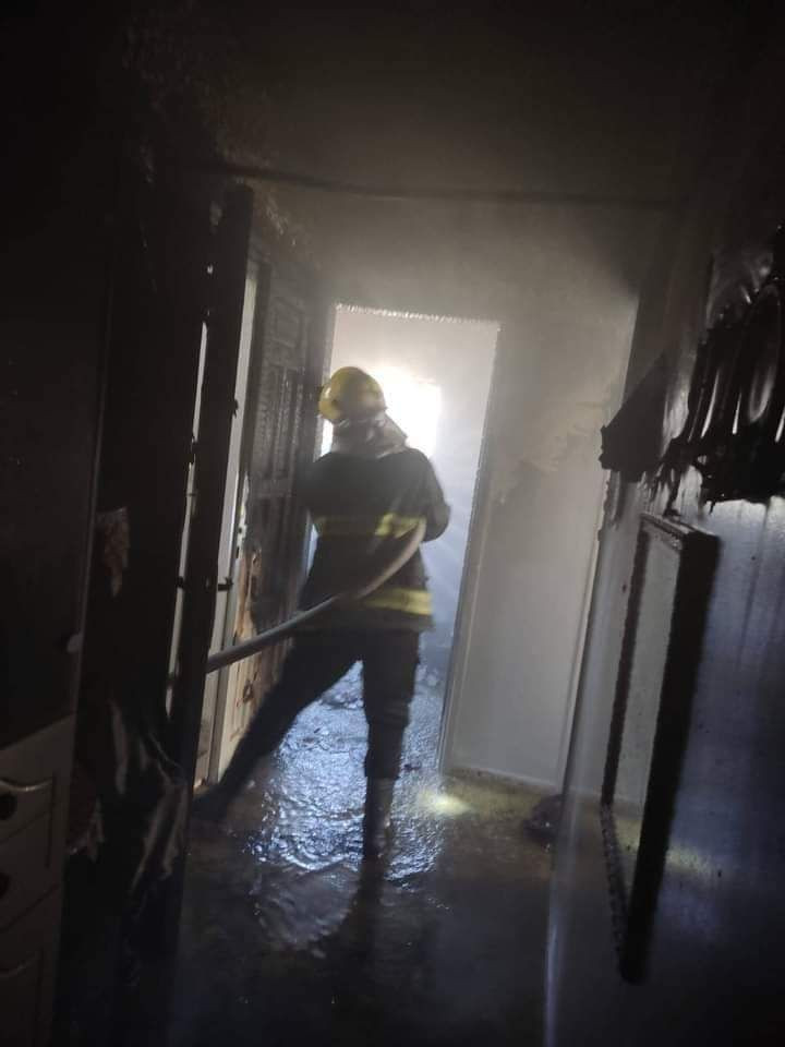 سيدة تخفي زيت القلي في فرن منز...