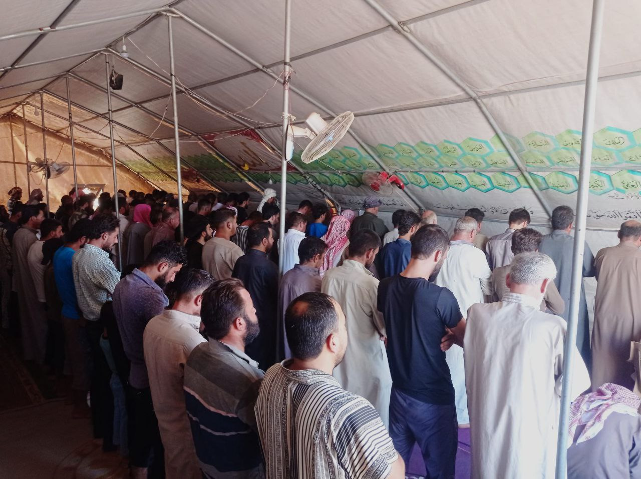 إدلب.. وقفة احتجاجية في مخيم "...