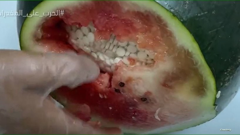 "مخبأة بالبطيخ".. اعتقال 3 سور...