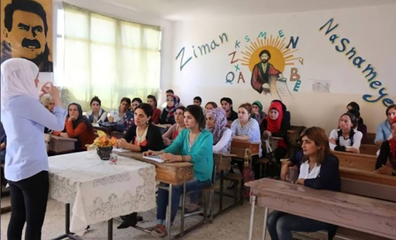 قسد تعتقل 11 معلما في الرقة.....