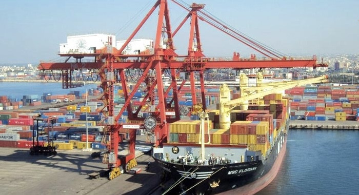 مسؤول بمرفأ اللاذقية يكشف حجم...