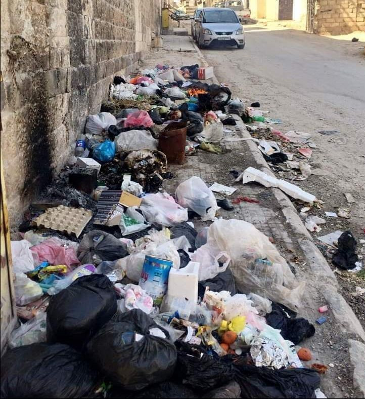 حماة تغرق في القمامة ومسؤول يع...