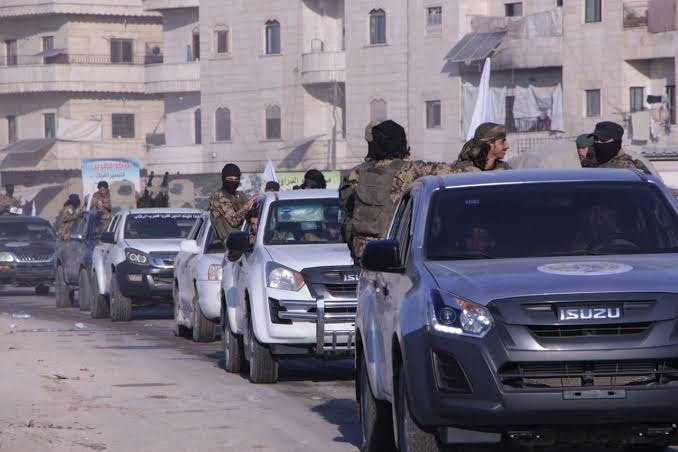 "الفيلق الثالث" يسلم مقرات عسك...