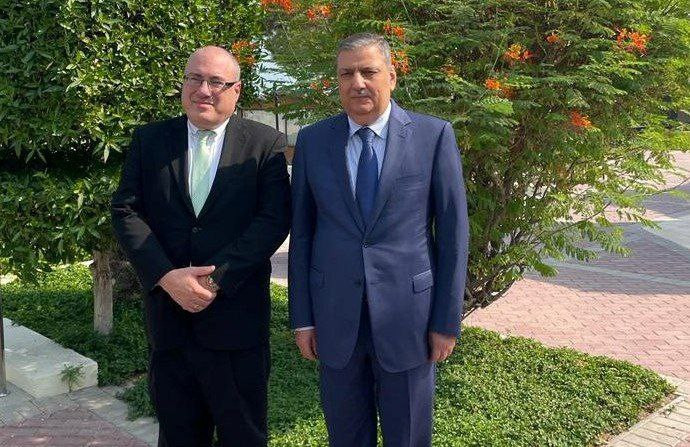 رياض حجاب يلتقي مبعوث واشنطن إ...