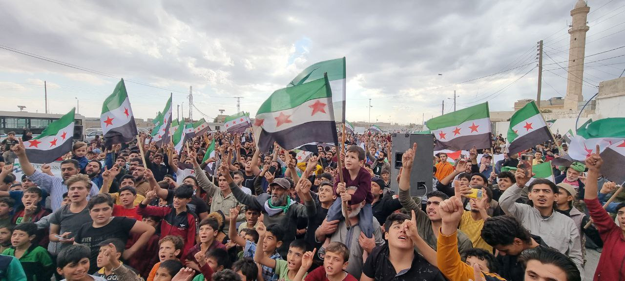 مظاهرات شمال غرب سوريا والعثور...