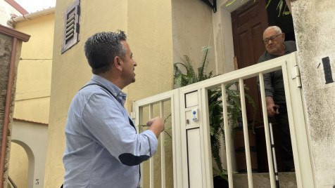 إيطاليا.. لاجئون يحيون قرية وي...