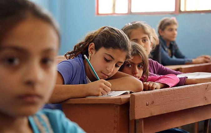 "الإدارة الذاتية" تحظر ارتداء...