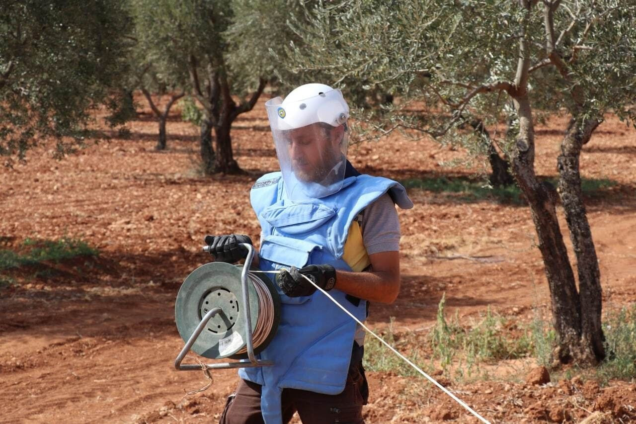 إصابة سيدة بنيران قوات النظام...