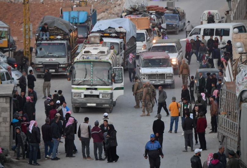 وزير لبناني: ضغوطات وعراقيل دو...