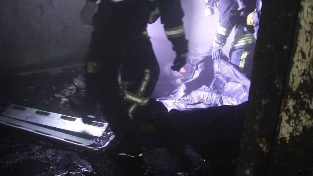 وفاة سيدة وابنتها بحريق في أري...