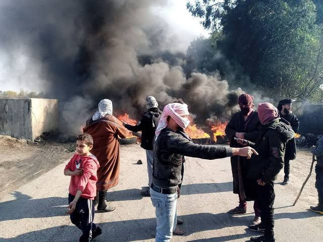 الاحتجاجات تتواصل في دير الزور...