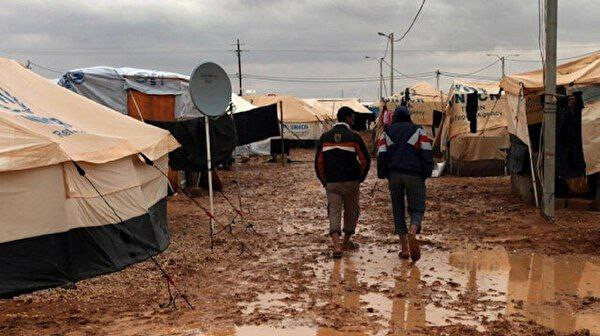 سوريون في مخيم "حوش تل صفية" ب...