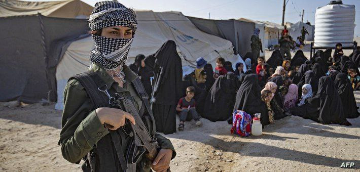 فرنسا تستعيد 47 محتجزاً في مخي...