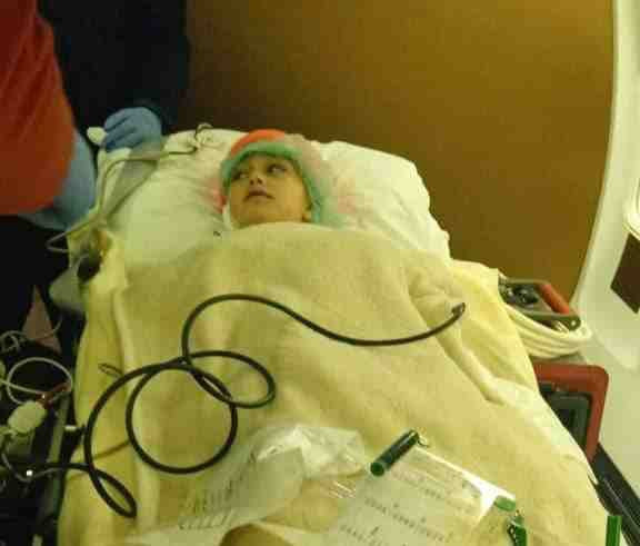 مصادر محلية: بتر قدمي الطفلة ا...