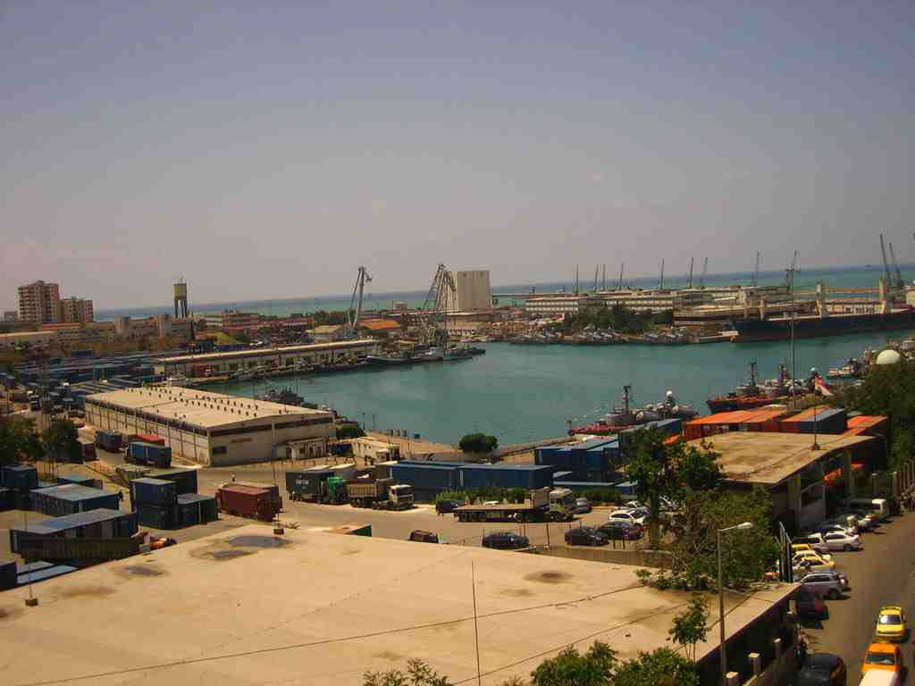 بسبب الرياح.. إغلاق عدة موانئ...