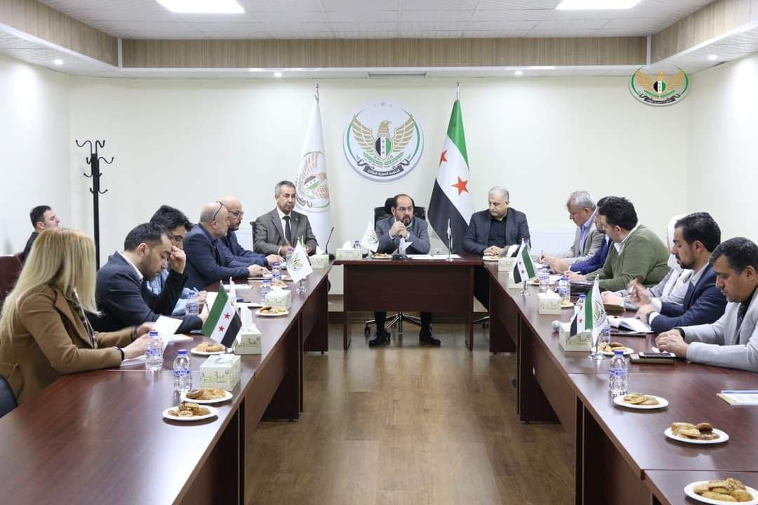 "وزارة الدفاع" تطالب فصائل "ال...