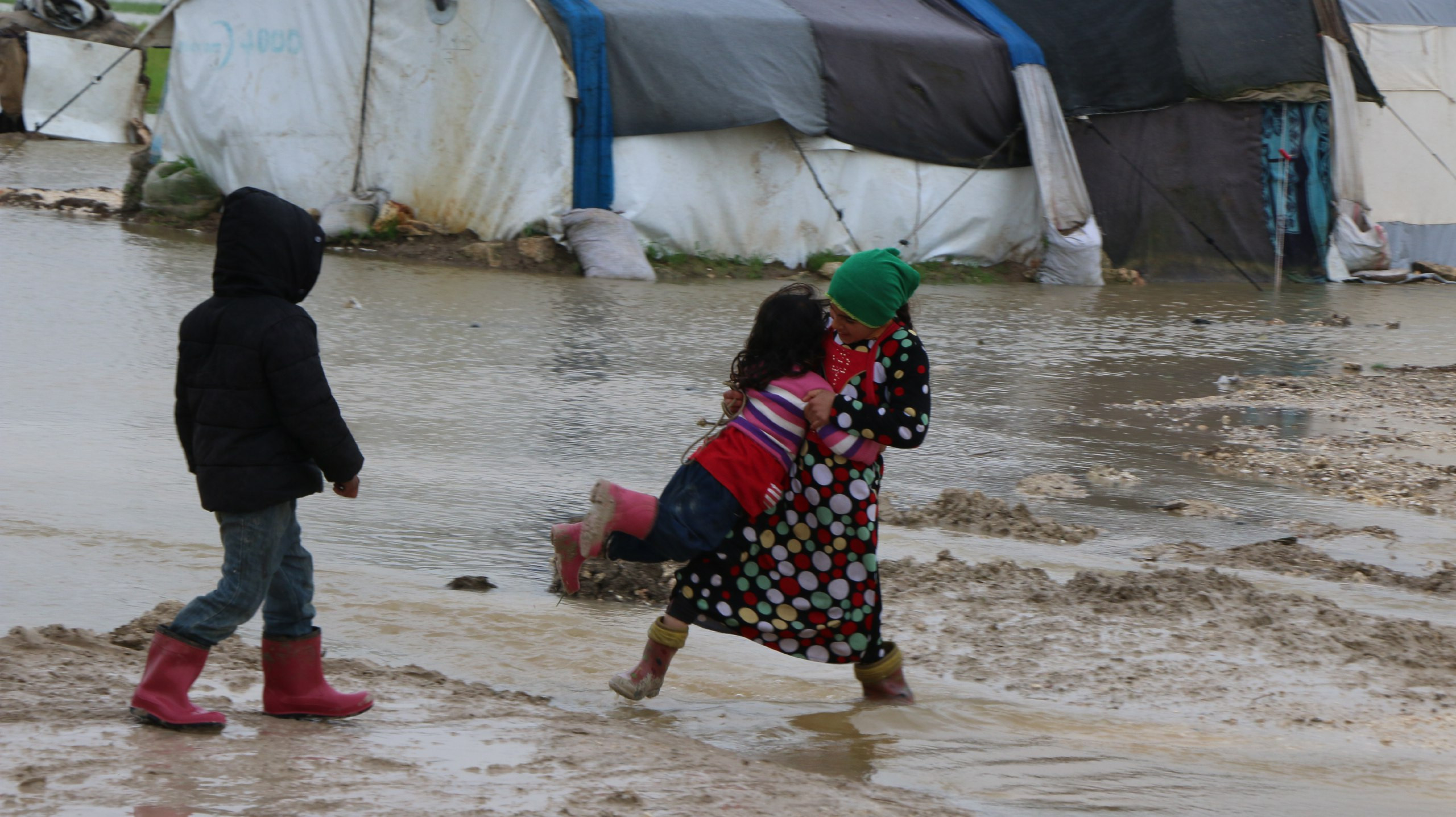 أضرار إثر عاصفة مطرية طالت شما...