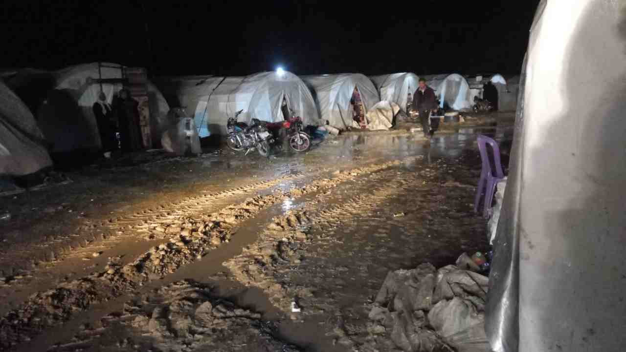 عاصفة مطرية تجتاح شمال غرب سور...