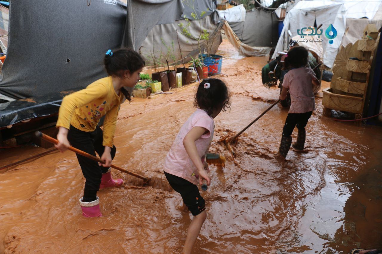 استغاثات الأهالي بعد تضرر عشرا...