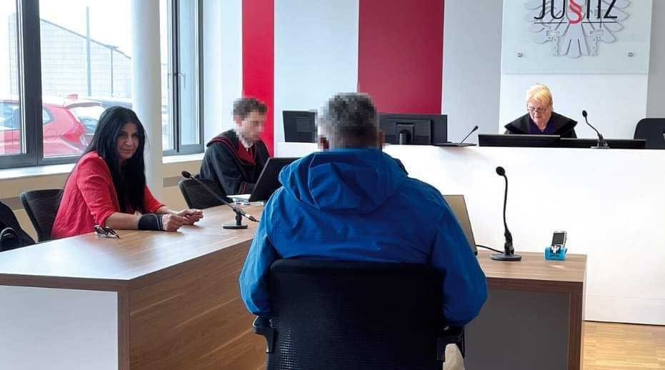 محاكمة سوري في النمسالنحـ.ره خ...