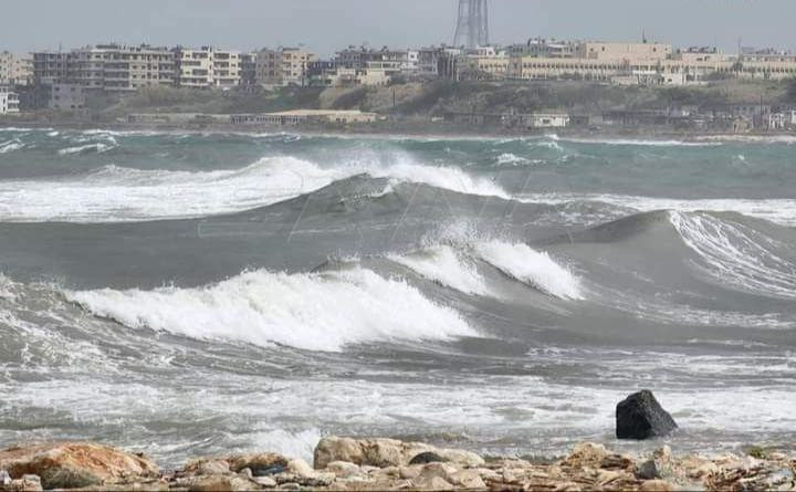 إغلاق الموانئ في طرطوس واللاذق...