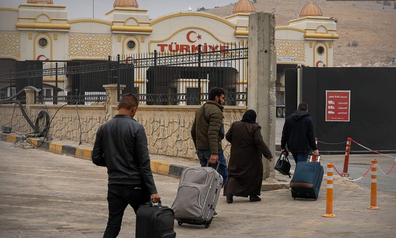 معبر باب السلامة يفتح باب العو...