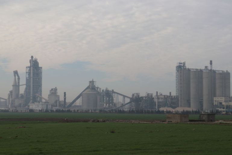 مدير "لافارج" السابق: اهتمام ف...