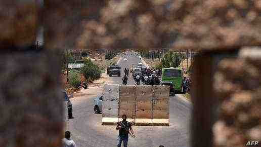 قوات النظام تشن حملة مداهمات ف...