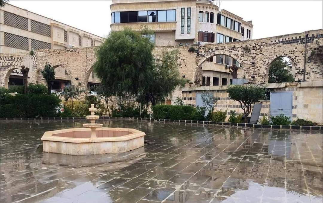 اﻷمطار تغرق مناطق في حماة ومسؤ...