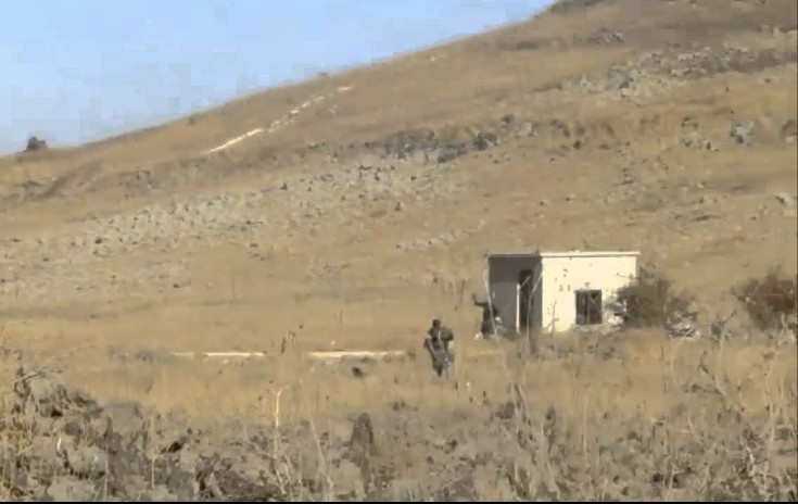 إسرائيل تلقي منشورات ورقية في...