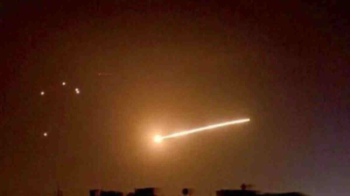 غارات إسرائيلية في حمص و"قسد"...