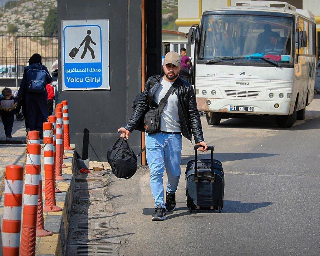 باب الهوى يكشف أعداد السوريين...