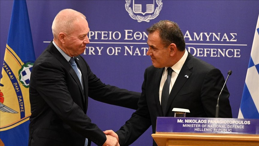 وزير الدفاع الإسرائيلي يحذر كل...