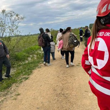 إنقاذ 39 عائلة سورية عالقة بجز...