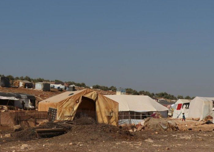 إدلب.. مقتل طفلة بانفجارفي مخي...