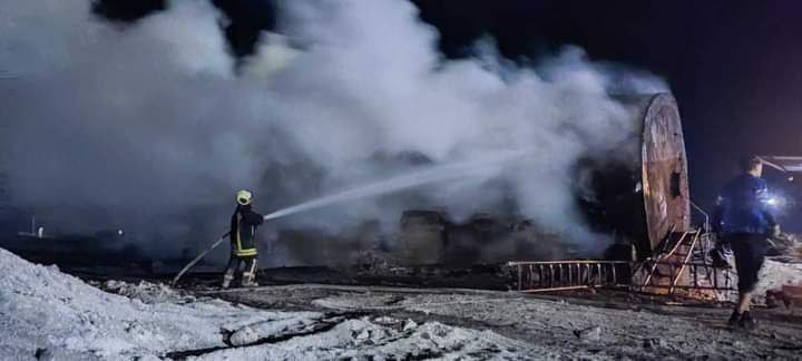 اندلاع حريق في محطة تكرير وقود...