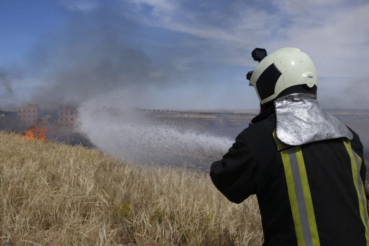 تسجيل عشرة حرائق في إدلب وحلب