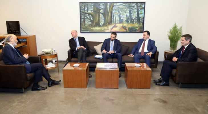 "سمير جعجع": مسألة النزوح السو...