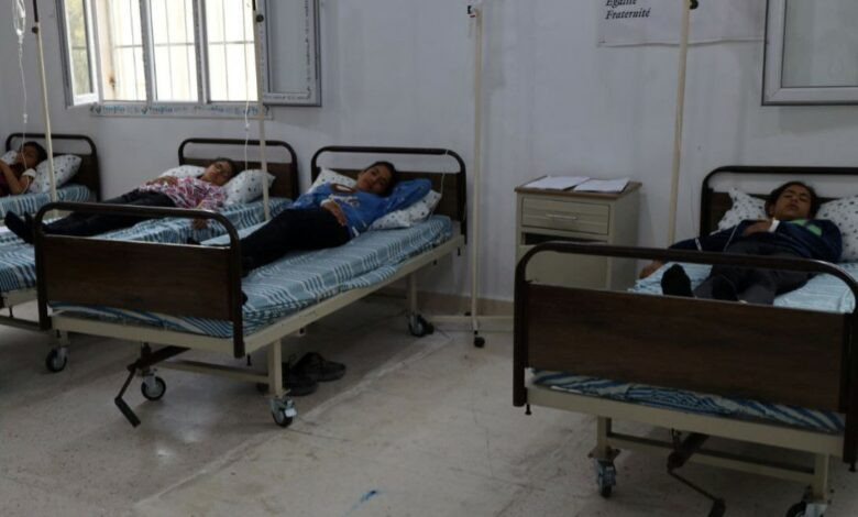 إصابة 20 طفلا بتسمم غذائي في ا...