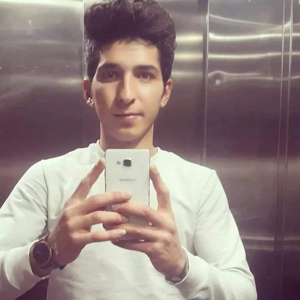 معلق على شجرة.. شاب سوري ينهي...