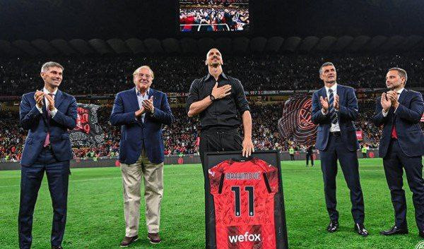 "إبراهيموفيتش" يعلن اعتزاله كر...