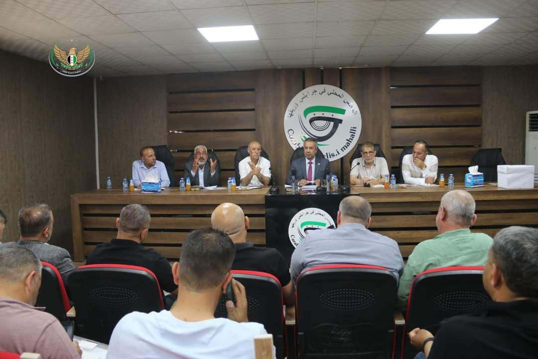 "المؤقتة" تجتمع بتجار وصناعيي...